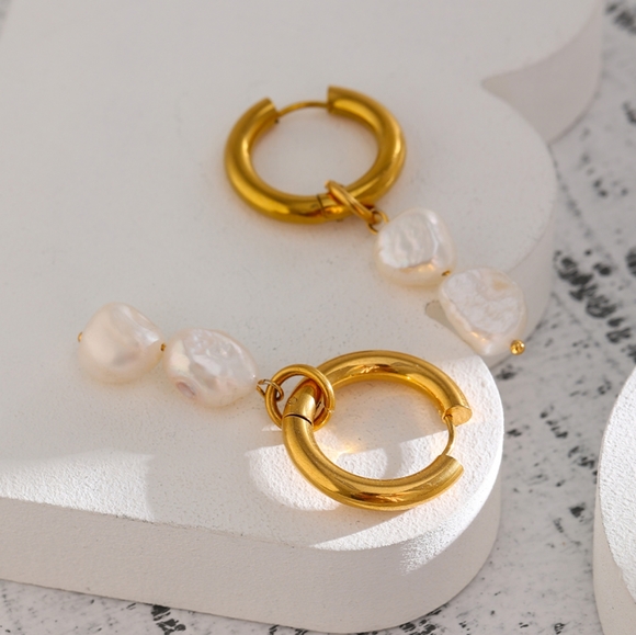 Charm Dangle Pearls Hoop Earrings - Picture 3 of 6